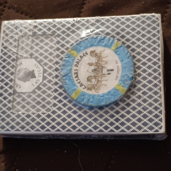 Historic Caesar's Palace VC casino Playing Cards with $1 Casino Chip - Picture 5 of 8